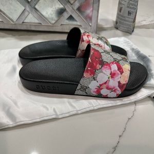 Gucci blooms supreme floral slide